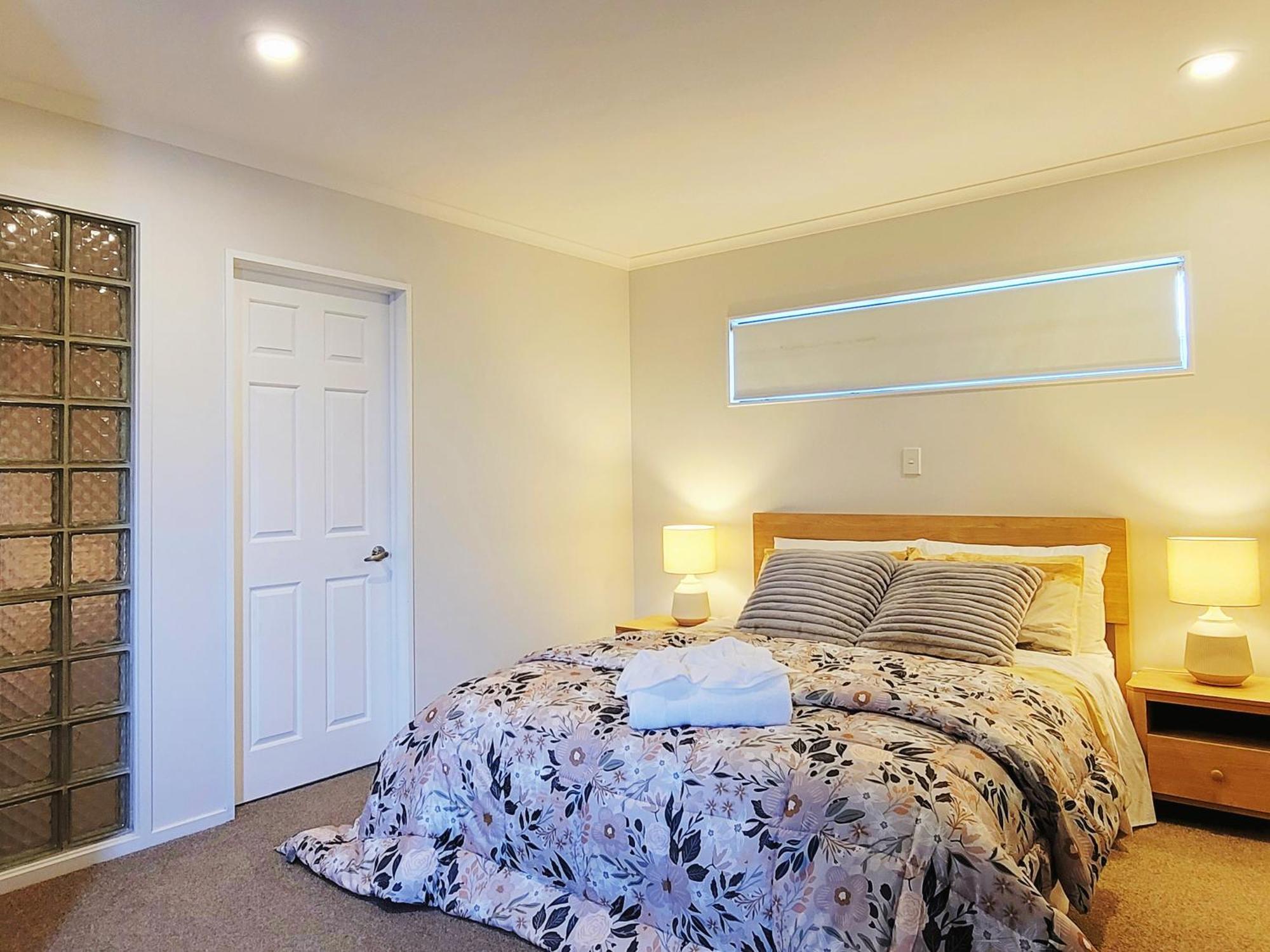 Sea View 5 Bedroom Holiday House Whangaparaoa Exterior foto